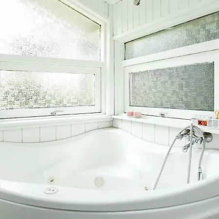 בית נופש Three-bedroom Holiday In 4 *